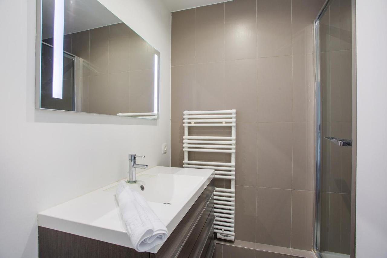 Apartement Montaigne George V By Studio Prestige Parigi Esterno foto
