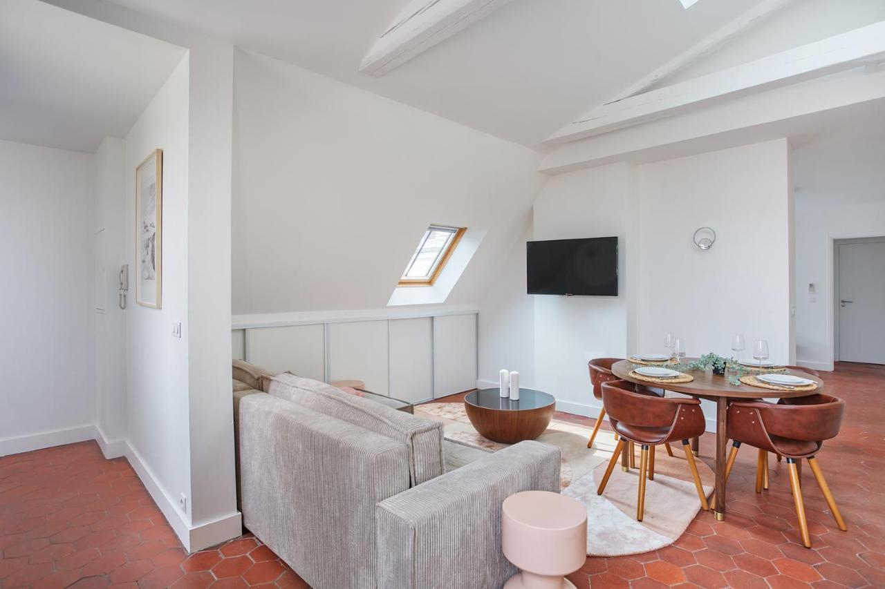 Apartement Montaigne George V By Studio Prestige Parigi Esterno foto